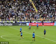 英雄联盟-国际比赛日体能课后，犹他爵士门线救险备战NBA季后赛，球迷炸锅，轮换策略成焦点的简单介绍